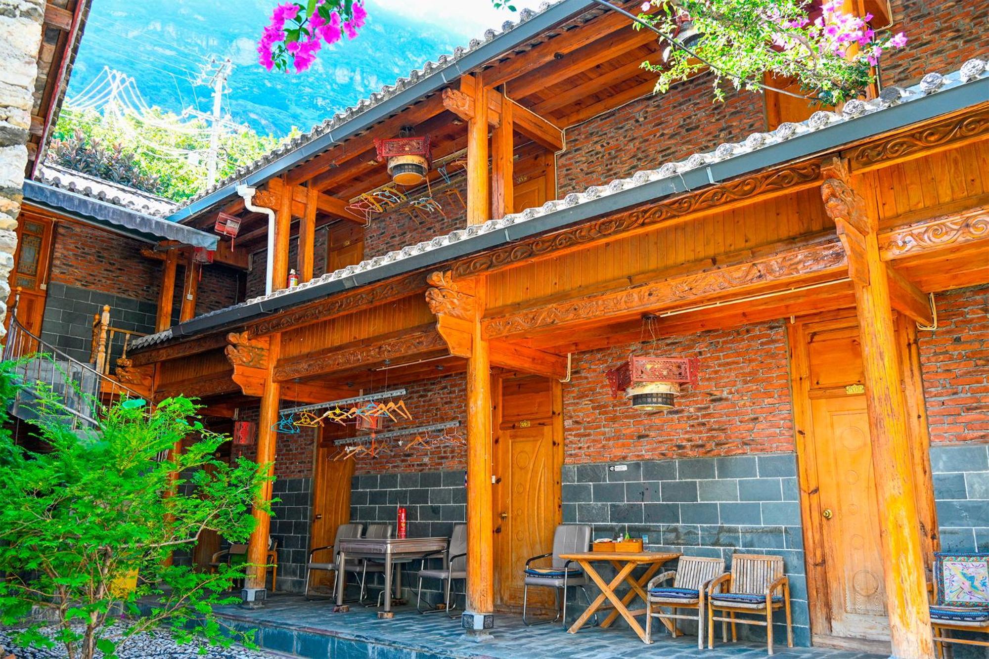 Tiger Leaping Gorge Sean'S Spring Guesthouse シャングリラ県 エクステリア 写真